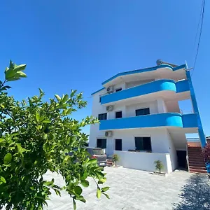 White & Blue Apartment's Apartament