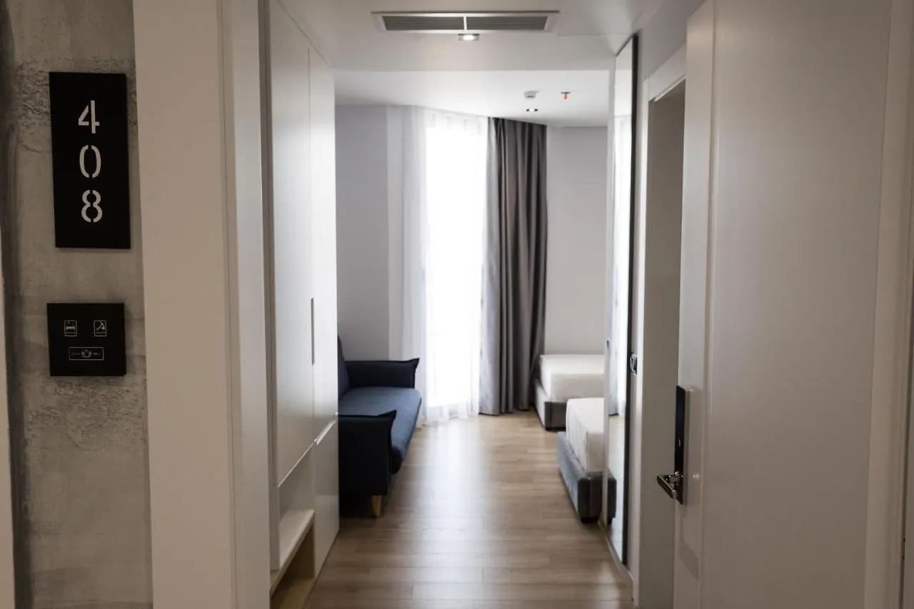 ****  Mirage Hotel Golem  Albanië